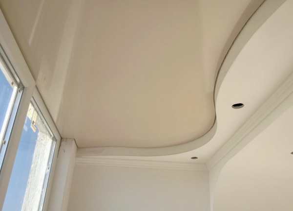 Многоуровневые натяжные потолки